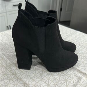 Worthington Black Heeled Boots with Chunky Block Heel